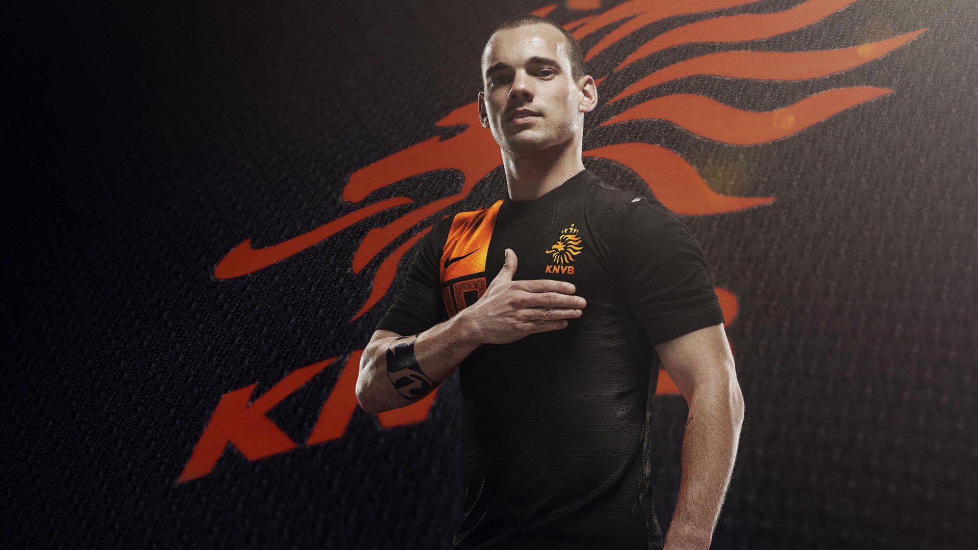 爱游戏平台-主裁权威是否因VAR系统而被弱化，主裁判可以决定var介入吗_